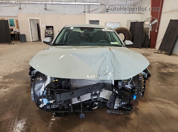 3KPFT4DEXTE339701 2026 KIA K4 Gray Սալոնի 360 աստիճան տեսք