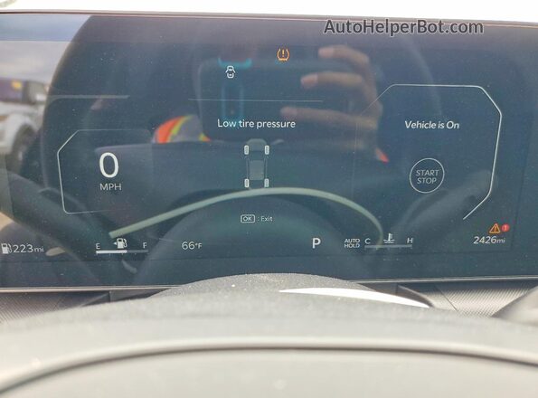 3KPFU4DE1SE127264 2025 KIA K4 Gray ხელსაწყოთა პანელის ხედი