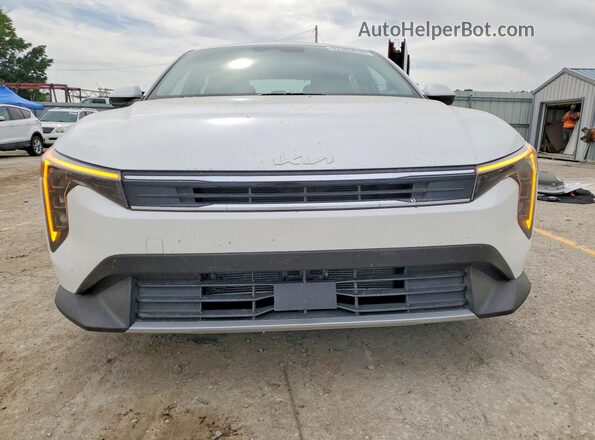 3KPFU4DE1SE229504 2025 KIA K4 White Front view