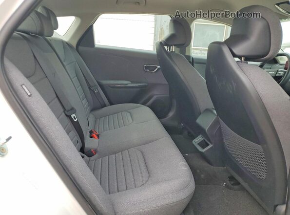 3KPFU4DE1SE229504 2025 KIA K4 White Rear seats view