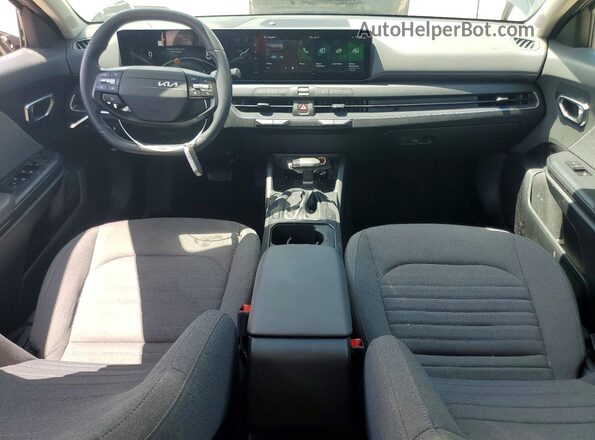 3KPFU4DE2SE022619 2025 KIA K4 Серый Вид панели приборов