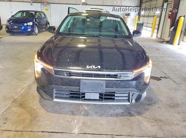 3KPFU4DE2SE028159 2025 KIA K4 Black Vista frontal