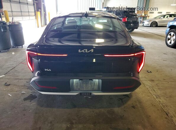3KPFU4DE2SE028159 2025 KIA K4 Black Vista trasera