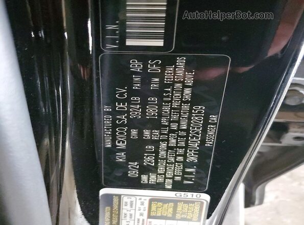 3KPFU4DE2SE028159 2025 KIA K4 Black Vista del compartimento del motor