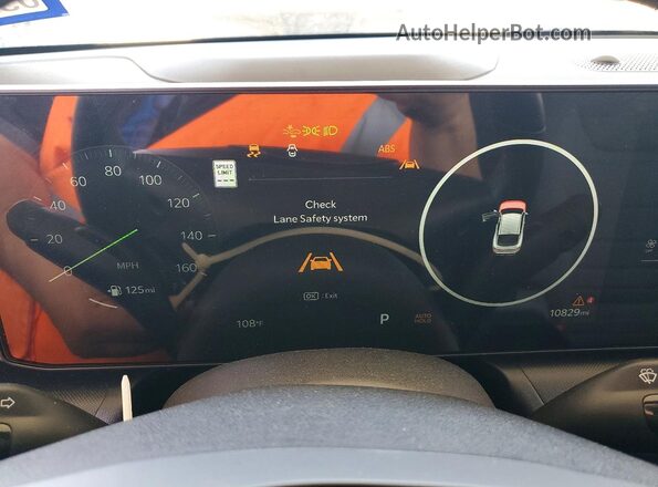 3KPFU4DE2SE081685 2025 KIA K4 Blue Instrument cluster view