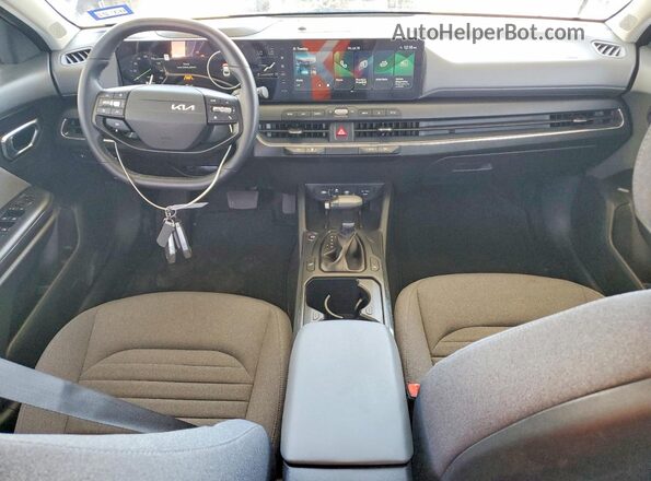 3KPFU4DE2SE081685 2025 KIA K4 Blue Dashboard view