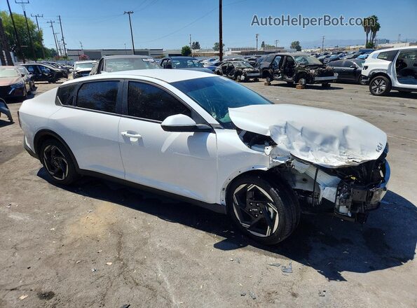 3KPFU4DE2SE124261 2025 KIA K4 White Front right