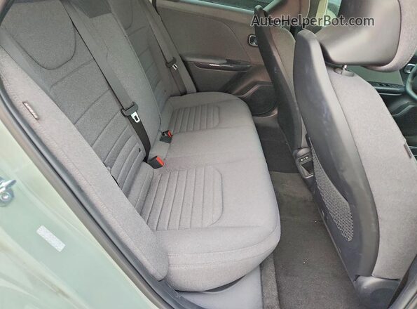 3KPFU4DE2SE129850 2025 KIA K4 Зеленый Вид задних сидений