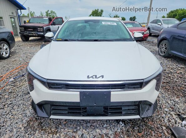 3KPFU4DE3SE054267 2025 KIA K4 White Front view