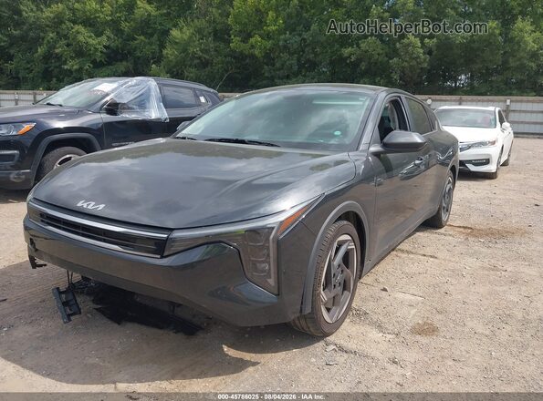 3KPFU4DE3SE154563 2025 KIA K4 Gray Առջևի ձախ երեք քառորդ տեսարան