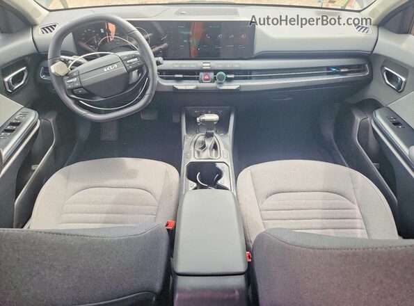 3KPFU4DE4SE143653 2025 KIA K4 Black წინა პანელის ხედი