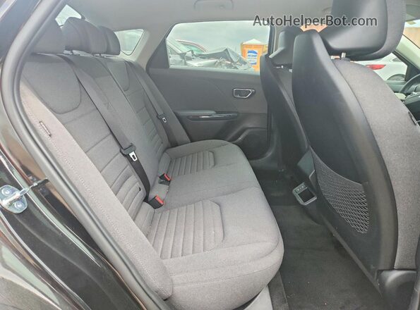 3KPFU4DE4SE143653 2025 KIA K4 Black უკანა სავარძლების ხედი