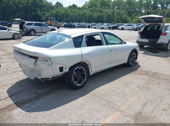 3KPFU4DE5SE014563 2025 KIA K4 White Rear right