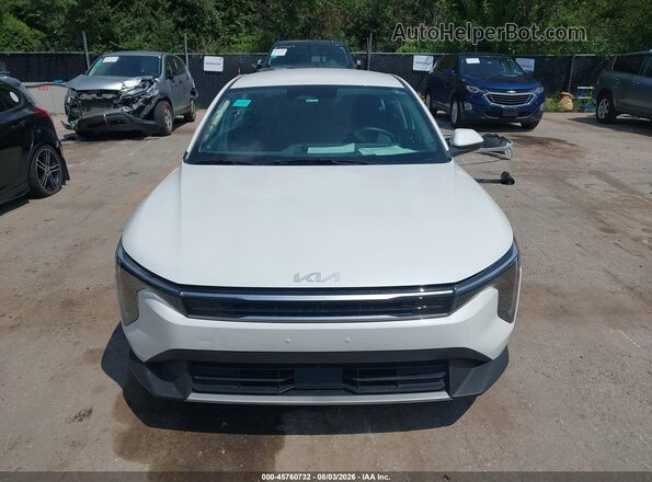 3KPFU4DE5SE014563 2025 KIA K4 White Rear interior view