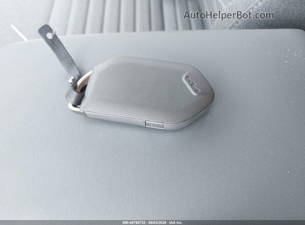 3KPFU4DE5SE014563 2025 KIA K4 White Dashboard view