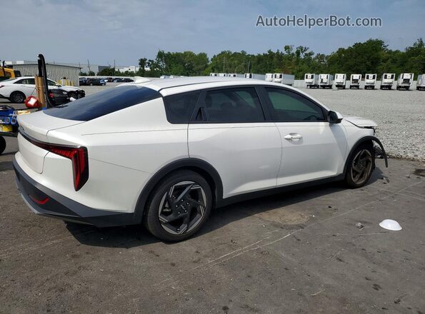 3KPFU4DE6SE137451 2025 KIA K4 White უკანა მარჯვენა