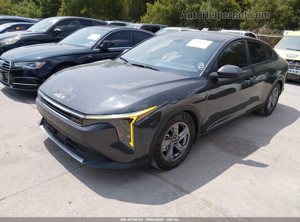 3KPFU4DE6SE211435 2025 KIA K4 Gray წინა მარცხენა ხედი სამი მეოთხედიდან