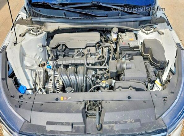 3KPFU4DE7SE009090 2025 KIA K4 Белый Вид задней части салона