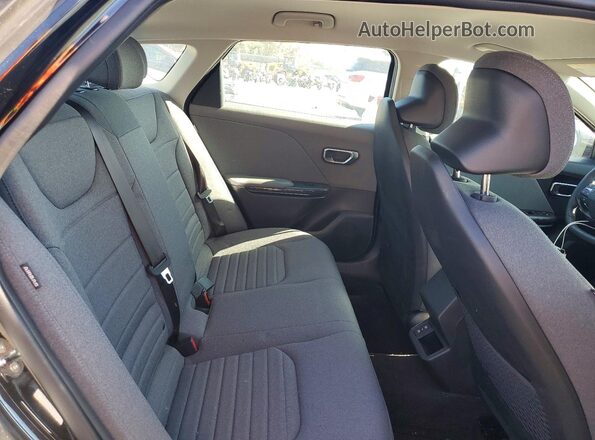 3KPFU4DE7SE069452 2025 KIA K4 Black Widok tylnych siedzeń