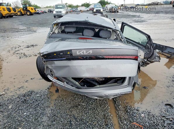 3KPFU4DE8SE005968 2025 KIA K4 Gray Rear view