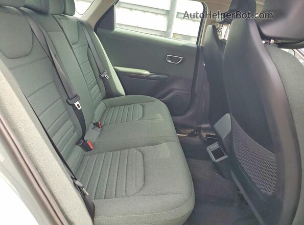 3KPFU4DEXSE012596 2025 KIA K4 Green უკანა სავარძლების ხედი