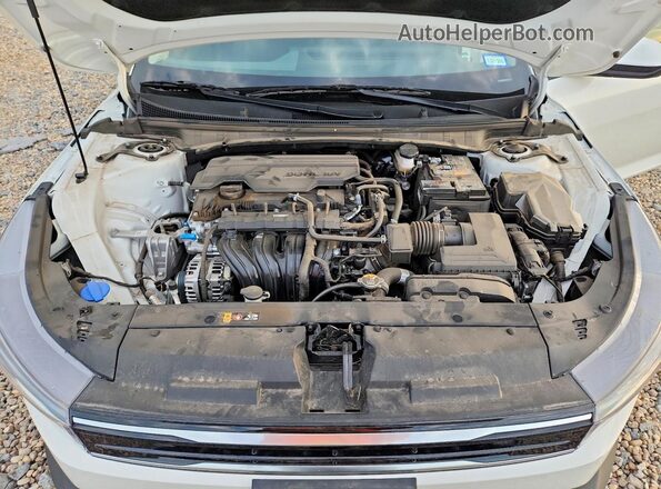3KPFU4DEXSE014574 2025 KIA K4 White Вид задньої частини салону