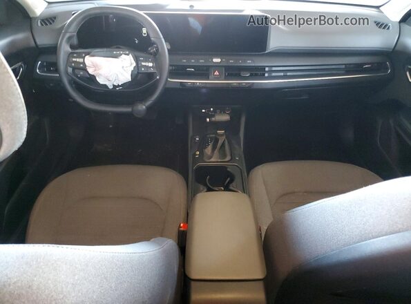 3KPFU4DEXSE026322 2025 KIA K4 Gray წინა პანელის ხედი