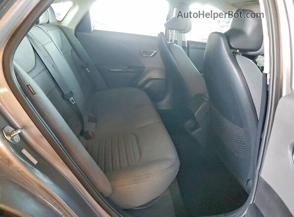 3KPFU4DEXSE026322 2025 KIA K4 Gray უკანა სავარძლების ხედი
