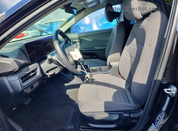 3KPFU4DEXSE110902 2025 KIA K4 Black Vista interior delantera