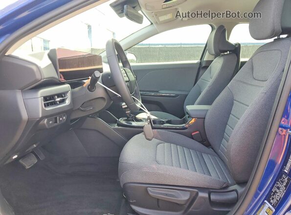 3KPFU4DEXSE211499 2025 KIA K4 Blue Front interior view