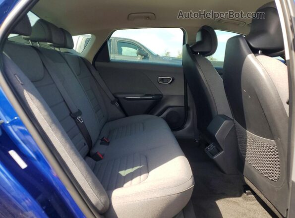 3KPFU4DEXSE211499 2025 KIA K4 Blue Rear seats view