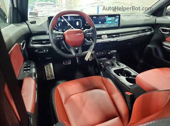 3KPFU5DCXTE341319 2026 KIA K4 White Widok deski rozdzielczej