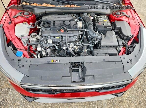 3KPFW4DC5SE119581 2025 KIA K4 Red Вид задньої частини салону