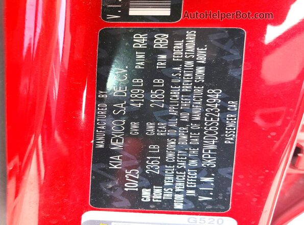 3KPFW4DC6SE234948 2025 KIA K4 Red Vista del compartimento del motor