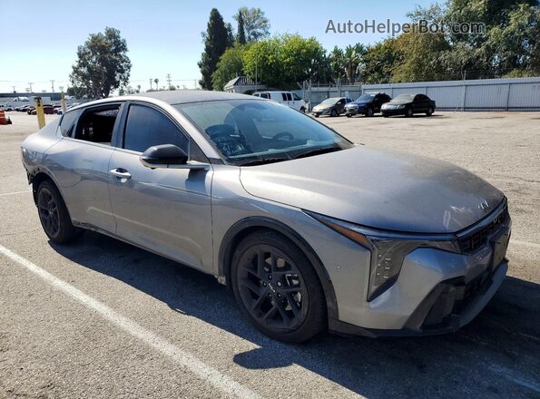 3KPFW4DCXSE090868 2025 KIA K4 Gray Առջևի աջ
