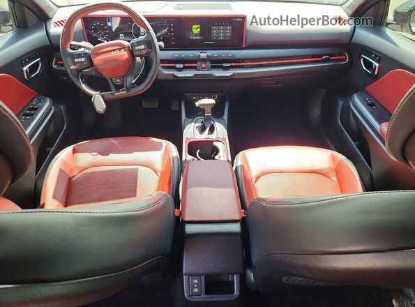 3KPFW4DE1SE157262 2025 KIA K4 White Առջևի վահանակի տեսք