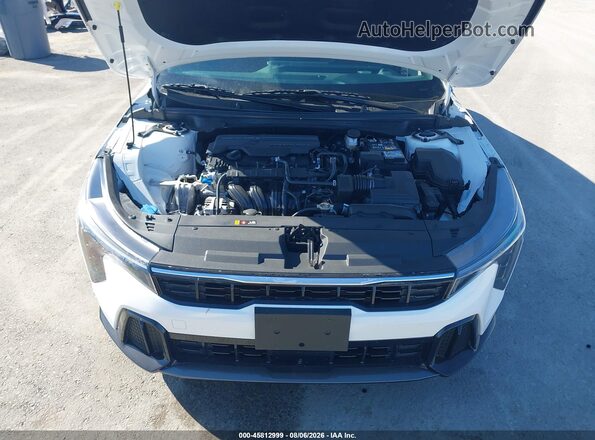 3KPFW4DE2SE055940 2025 KIA K4 White Հետևի տեսք