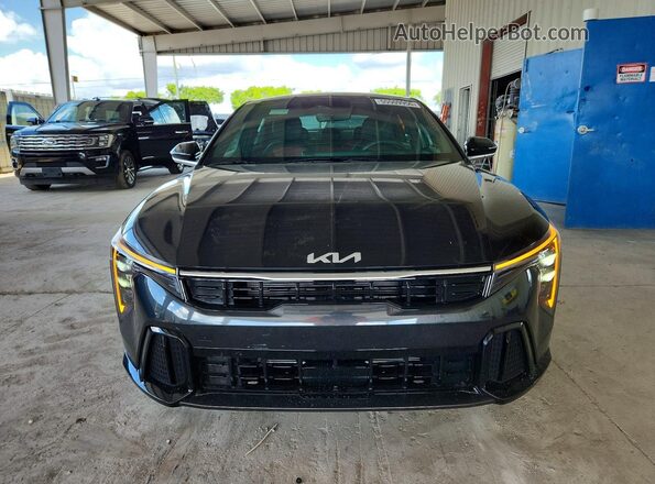 3KPFW4DE2SE073032 2025 KIA K4 Gray Front view