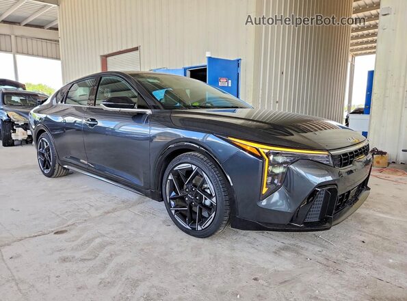 3KPFW4DE2SE073032 2025 KIA K4 Gray Front right