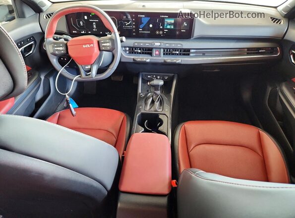 3KPFW4DE2SE073032 2025 KIA K4 Gray Dashboard view