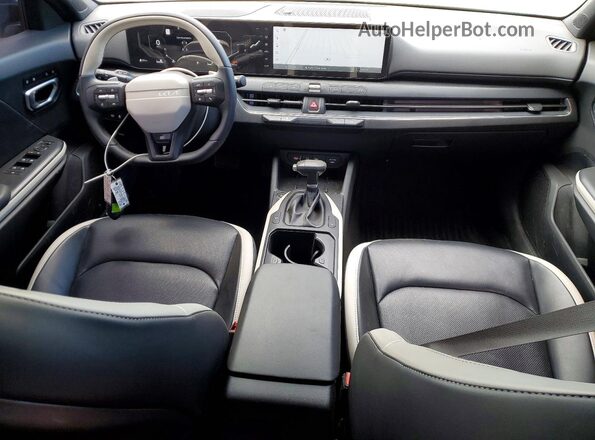 3KPFW4DE3SE124263 2025 KIA K4 White Dashboard view
