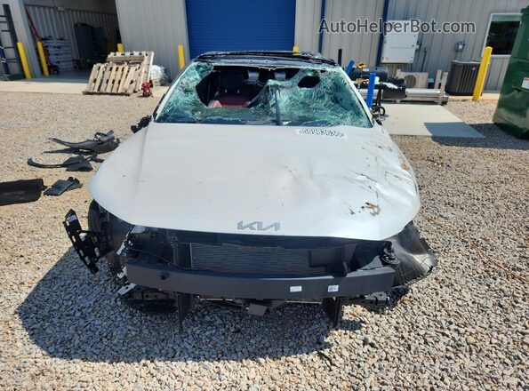 3KPFW4DE3SE225321 2025 KIA K4 White Դիմացի տեսք