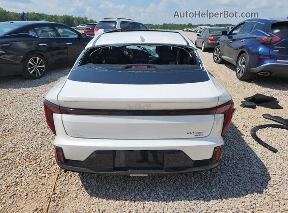 3KPFW4DE3SE225321 2025 KIA K4 White Հետևի տեսք