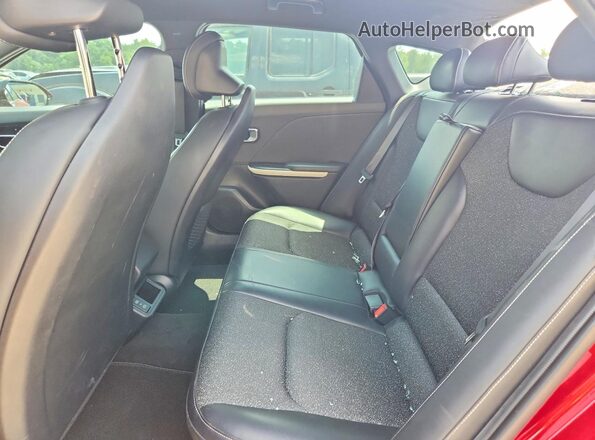 3KPFW4DE9SE077658 2025 KIA K4 Красный Вид задних сидений