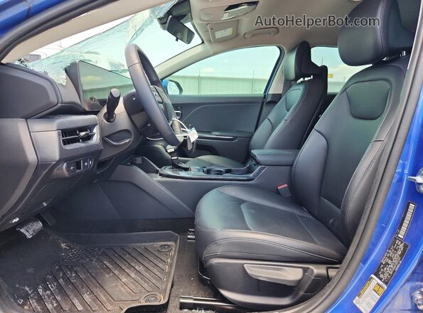 3KPFX5DE0TE321301 2026 KIA K4 Blue Widok wnętrza z przodu