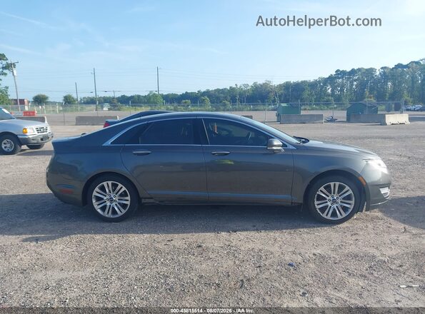3LN6L2G92GR606892 2016 LINCOLN MKZ Gray Rear interior view