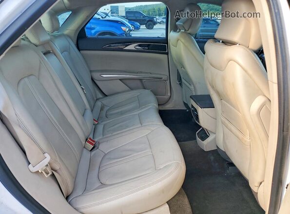 3LN6L2G99GR616965 2016 LINCOLN MKZ Белый Вид задних сидений