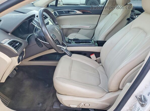 3LN6L2G99GR616965 2016 LINCOLN MKZ Белый Вид салона спереди