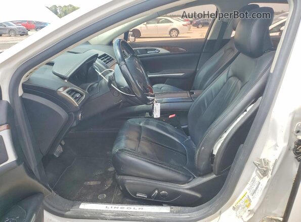 3LN6L2GK4GR626161 2016 LINCOLN MKZ White Widok wnętrza z przodu