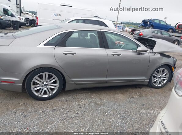 3LN6L2J94GR633665 2016 LINCOLN MKZ Beige Rear interior view
